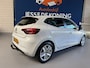 Renault Clio 1.0 TCe Zen / bj.2021 / kleur: wit / apple carpplay/android / navigatie / trekhaak / NAP met 101913 km.en APK 02/2027