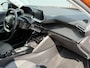 Peugeot e-2008 BWJ 2022 | EV 136PK Allure 50 kWh | LEDER/STOF | CLIMA | NAVI | CAMERA A | CARPLAY | PRIVACY GLASS | PDC |