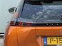 Peugeot e-2008 BWJ 2022 | EV 136PK Allure 50 kWh | LEDER/STOF | CLIMA | NAVI | CAMERA A | CARPLAY | PRIVACY GLASS | PDC |