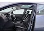 Renault Clio Estate 1.2 Intens | Panoramadak | Automaat | Stoelverwarming | Camera | Climate Control | LED | Keyless Entry/Start |