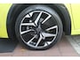 Peugeot 208 1.2 Hybrid 145PK AUTOMAAT GT | PANORAMA DAK | ADAPTIVE CRUISE CONTROL | KEYLESS ENTRY/START | LICHTMETALEN VELGEN 17" | ACHTERUITRIJ CAMERA | FULL LED KOPLAMPEN | PARKEERSENSOREN VOOR + ACHTER | DAB+ RADIO | NAVIGATIE | SFEER VERLICHTING |