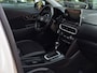 Hyundai Kona 1.6 GDI HEV Fashion | Trekhaak | Cruise control | Navigatiesysteem | Achteruitrijcamera | Lichtmetalenvelgen | Parkeersensoren achter | Climate control |