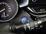 Toyota C-HR / C-HR+ 2.0 Hybrid Bi-Tone | Dealer onderhouden | Zilver Metallic Dak | Trekhaak afneembaar | Dodehoek detectie | Stoelverwarming | Parkeersensoren voor+achter | Navigatie | Apple CarPlay/Android Auto | Cruise Control
