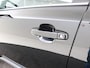 Toyota C-HR / C-HR+ 2.0 Hybrid Bi-Tone | Dealer onderhouden | Zilver Metallic Dak | Trekhaak afneembaar | Dodehoek detectie | Stoelverwarming | Parkeersensoren voor+achter | Navigatie | Apple CarPlay/Android Auto | Cruise Control