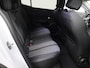 Peugeot 408 1.6 HYbrid Allure 180 EAT8 Apple Carplay/Android Auto, Cruise control adaptief, Vision pakket, Keyless entry, Parkeersensor voor/achter Een modern design met luxe en comfort. Dankzij het ruime interieur en de efficiënte hybride aandrijflijn is deze auto ideaal voor zowel dagelijkse ritten als lange afstanden. Met zijn rijke u