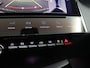 Peugeot 408 1.6 HYbrid Allure 180 EAT8 Apple Carplay/Android Auto, Cruise control adaptief, Vision pakket, Keyless entry, Parkeersensor voor/achter Een modern design met luxe en comfort. Dankzij het ruime interieur en de efficiënte hybride aandrijflijn is deze auto ideaal voor zowel dagelijkse ritten als lange afstanden. Met zijn rijke u