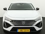 Peugeot 408 1.6 HYbrid Allure 180 EAT8 Apple Carplay/Android Auto, Cruise control adaptief, Vision pakket, Keyless entry, Parkeersensor voor/achter Een modern design met luxe en comfort. Dankzij het ruime interieur en de efficiënte hybride aandrijflijn is deze auto ideaal voor zowel dagelijkse ritten als lange afstanden. Met zijn rijke u