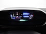 Peugeot 408 1.6 HYbrid Allure 180 EAT8 Apple Carplay/Android Auto, Cruise control adaptief, Vision pakket, Keyless entry, Parkeersensor voor/achter Een modern design met luxe en comfort. Dankzij het ruime interieur en de efficiënte hybride aandrijflijn is deze auto ideaal voor zowel dagelijkse ritten als lange afstanden. Met zijn rijke u