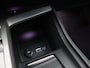 Peugeot 408 1.6 HYbrid Allure 180 EAT8 Apple Carplay/Android Auto, Cruise control adaptief, Vision pakket, Keyless entry, Parkeersensor voor/achter Een modern design met luxe en comfort. Dankzij het ruime interieur en de efficiënte hybride aandrijflijn is deze auto ideaal voor zowel dagelijkse ritten als lange afstanden. Met zijn rijke u