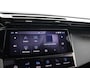 Peugeot 408 1.6 HYbrid Allure 180 EAT8 Apple Carplay/Android Auto, Cruise control adaptief, Vision pakket, Keyless entry, Parkeersensor voor/achter Een modern design met luxe en comfort. Dankzij het ruime interieur en de efficiënte hybride aandrijflijn is deze auto ideaal voor zowel dagelijkse ritten als lange afstanden. Met zijn rijke u