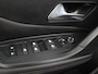 Peugeot 408 1.6 HYbrid Allure 180 EAT8 Apple Carplay/Android Auto, Cruise control adaptief, Vision pakket, Keyless entry, Parkeersensor voor/achter Een modern design met luxe en comfort. Dankzij het ruime interieur en de efficiënte hybride aandrijflijn is deze auto ideaal voor zowel dagelijkse ritten als lange afstanden. Met zijn rijke u