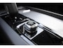 Volvo XC60 T6 350PK Automaat Plug-in Hybrid AWD Ultimate Dark / Luchtvering / Bowers & Wilkins / 360 Camera / Adaptieve Cruise Control / Stuur & Stoelverwarming / Elektr. Achterklep / Schuifdak / Trekhaak