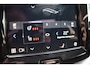 Volvo XC60 T6 350PK Automaat Plug-in Hybrid AWD Ultimate Dark / Luchtvering / Bowers & Wilkins / 360 Camera / Adaptieve Cruise Control / Stuur & Stoelverwarming / Elektr. Achterklep / Schuifdak / Trekhaak