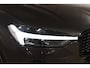Volvo XC60 T6 350PK Automaat Plug-in Hybrid AWD Ultimate Dark / Luchtvering / Bowers & Wilkins / 360 Camera / Adaptieve Cruise Control / Stuur & Stoelverwarming / Elektr. Achterklep / Schuifdak / Trekhaak