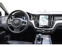 Volvo XC60 T6 350PK Automaat Plug-in Hybrid AWD Ultimate Dark / Luchtvering / Bowers & Wilkins / 360 Camera / Adaptieve Cruise Control / Stuur & Stoelverwarming / Elektr. Achterklep / Schuifdak / Trekhaak