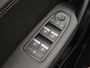 Renault Captur 1.6 E-Tech Plug-in Hybrid 160 Initiale Paris / Automaat / Apple Carplay Android Auto / Stoelverwarming / Bose Audio Systeem / Achteruitrijcamera / Keyless Entry/Start / Cruise control / Climate control / Navigatie /