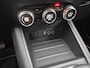 Renault Captur 1.6 E-Tech Plug-in Hybrid 160 Initiale Paris / Automaat / Apple Carplay Android Auto / Stoelverwarming / Bose Audio Systeem / Achteruitrijcamera / Keyless Entry/Start / Cruise control / Climate control / Navigatie /