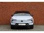 Volvo EX30 Single Motor Extended Range Plus 69 kWh | Trekhaak | All-Season banden | Stoel-/stuurwielverwarming | Dak in contrasterende kleur | 19 inch. lichtmetalen velgen | Adaptieve cruise control | Pilot assist | Keyless entry | Elektrische kofferklep | Harman Kardon