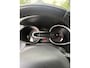 Renault Clio 0.9 TCe Eco2 Expression Auto met weinig kilometers en compleet met oa nav. en airco