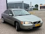 Volvo S60 2.4 Kinetic Chrono | Unieke Kilometerstand! | Stoelverwarming | Schuif/Kanteldak | Trekhaak | Climate Control | Parkeersensoren | Gelaagd Glas