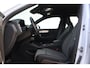 Volvo XC40 2.0 B4 Plus Dark | Panoramadak | Trekhaak | BLIS |