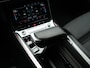 Audi Q8 e-tron 55 Quattro S Line 114 kWh 408pk Dealer O.H. | Trekhaak Afn. | Luchtvering | Adaptive Cruise | Head Up | Matrix LED | Camera | Alcantara Sportstoelen Verwarmd | Sfeerverlichting | Keyless | Navigatie | Virtual | DAB |
