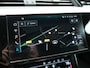 Audi Q8 e-tron 55 Quattro S Line 114 kWh 408pk Dealer O.H. | Trekhaak Afn. | Luchtvering | Adaptive Cruise | Head Up | Matrix LED | Camera | Alcantara Sportstoelen Verwarmd | Sfeerverlichting | Keyless | Navigatie | Virtual | DAB |