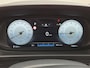 Hyundai Bayon 1.0 T-GDI Premium / Fabrieksgarantie tot 12-2029 / All season banden / Stuur- Stoel & Achterbank verwarming / Achteruitrijcamera / Draadloze telefoon lader / Cruise control / Apple Carplay Android Auto / Keyless Entry/Start / Climate control /