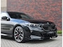 BMW 5-Serie Touring 550e xDrive | M Performance - Pano - Trekhaak
