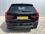 Volvo XC60 2.0 T6 350 pk Plug-in Hybrid AWD Ultimate Black Edition Luchtvering Bowers en Wilkins Trekhaak Head Up Panoramadak Elek Sportstoelen 21 Inch Velgen 360 Camera Apple Carplay Android Auto Stuurverwarming Vol opties !