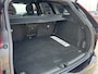 Volvo XC60 2.0 T6 350 pk Plug-in Hybrid AWD Ultimate Black Edition Luchtvering Bowers en Wilkins Trekhaak Head Up Panoramadak Elek Sportstoelen 21 Inch Velgen 360 Camera Apple Carplay Android Auto Stuurverwarming Vol opties !