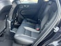 Volvo XC60 2.0 T6 350 Pk AWD Ultimate Black Edition Luchtvering Bowers en Wilkins Trekhaak Head Up Panoramdak Elek Sportstoelen 21 Inch Velgen 360 Camera Apple Carplay Android Auto Stuurverwarming Vol opties