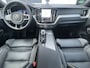 Volvo XC60 2.0 T6 350 Pk AWD Ultimate Black Edition Luchtvering Bowers en Wilkins Trekhaak Head Up Panoramdak Elek Sportstoelen 21 Inch Velgen 360 Camera Apple Carplay Android Auto Stuurverwarming Vol opties