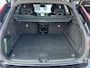 Volvo XC60 2.0 T6 350 Pk AWD Ultimate Black Edition Luchtvering Bowers en Wilkins Trekhaak Head Up Panoramdak Elek Sportstoelen 21 Inch Velgen 360 Camera Apple Carplay Android Auto Stuurverwarming Vol opties