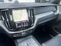 Volvo XC60 2.0 T6 350 Pk AWD Ultimate Black Edition Luchtvering Bowers en Wilkins Trekhaak Head Up Panoramdak Elek Sportstoelen 21 Inch Velgen 360 Camera Apple Carplay Android Auto Stuurverwarming Vol opties