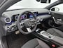 Mercedes-Benz A-klasse 180 Business Solution AMG | Nightpakket | Parkeerpakket met achteruitrijcamera | KEYLESS GO | Sfeerverlichting | MULTIBEAM LED | Extra USB-poorten | Verwarmde stoelen vooraan |