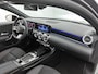 Mercedes-Benz A-klasse 180 Business Solution AMG | Nightpakket | Parkeerpakket met achteruitrijcamera | KEYLESS GO | Sfeerverlichting | MULTIBEAM LED | Extra USB-poorten | Verwarmde stoelen vooraan |