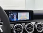 Mercedes-Benz A-klasse 180 Business Solution AMG | Nightpakket | Parkeerpakket met achteruitrijcamera | KEYLESS GO | Sfeerverlichting | MULTIBEAM LED | Extra USB-poorten | Verwarmde stoelen vooraan |