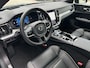 Volvo V60 2.0 T8 Plug-in hybrid AWD Plus Dark | Panoramadak | HUD | Trekhaak | 360 Camera |