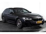 BMW 5-Serie Touring 530e Business Edition Plus | M-Sport | Shadow Line | S/K-Panodak | Laser | Head-Up | Elek. Trekhaak | Stoelverw. | Camera | NAV+App. Connect | ECC | Elek. Klep | LM 19" |
