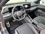 Volkswagen T-Roc 1.5 eTsi (150 pk) R-Line automaat - panoramadak - Black Style - 19 inch - 3x R-Line