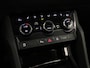 Skoda Karoq 1.5 TSI ACT Business Edition Ultimate | Trekhaak | Stoel- en stuurverwarming | Adaptive cruise control | lichtemetalen velgen 18" |