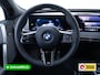 BMW iX xDrive45 101 kWh M-Sport | Pano | Elec. Trekhaak | Luchtvering | Verlichte gril | Stoelverw. en koeling, | Achterbankverw. | Softclose, Meesturende achteras, Harman Kardon, 36 maanden Fabrieksgarantie NL-Auto, Service Inclusive