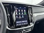 Volvo V60 T6 Recharge Plus Dark | 19" | Elektr. verst. Sporstoelen | Trekhaak | Getint Glas | Harman Kardon | Adaptieve Cruise | BLIS | Keyless | Stoel/Stuur/Achterbankverwarming