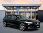 Volvo V60 T6 Recharge Plus Dark | 19" | Elektr. verst. Sporstoelen | Trekhaak | Getint Glas | Harman Kardon | Adaptieve Cruise | BLIS | Keyless | Stoel/Stuur/Achterbankverwarming