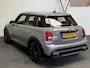 MINI Cooper 5-DEURS 1.5 CLASSIC AUTOMAAT NAVIGATIE CRUISE CONTROL CLIMATE CONTROL BLUETOOTH TELEFOON APPLE CARPLAY/ANDROID NIEUWE 17" LM VELGEN PDC ZEER MOOI !!