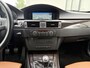 BMW 3-Serie Coupé 320i Corporate Lease Business Line Sport 6-Bak 165 PK. Prachtige en zeer goed onderhouden auto !!! Alle keuringen toegestaan !!