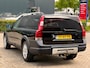 Volvo XC70 2.5 T Momentum AUTOMAAT STOELVERW./LEDER/CRUISE/YOUNGTIMER | NETTE AUTO !