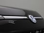 Volkswagen T-Roc 1.5 eTsi R-Line First Edition 150pk | Navigatie | Stuur\Stoel- verwarming | Head-up display | Cruise Control Adaptief | Harman Kardon | Panoramisch Schuif-Kanteldak | IQ.Light |