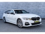 BMW 3-Serie Touring 320e High Executive M-Sport | Panoramadak | HiFi Audio | 360 Graden Camera | Cruise Control Adaptief | Live Cockpit Professional | Sportstoelen | Stoelverwarming | Apple Carplay | Android Auto | Privacy Glas | Plug-in Hybrid (PHEV)